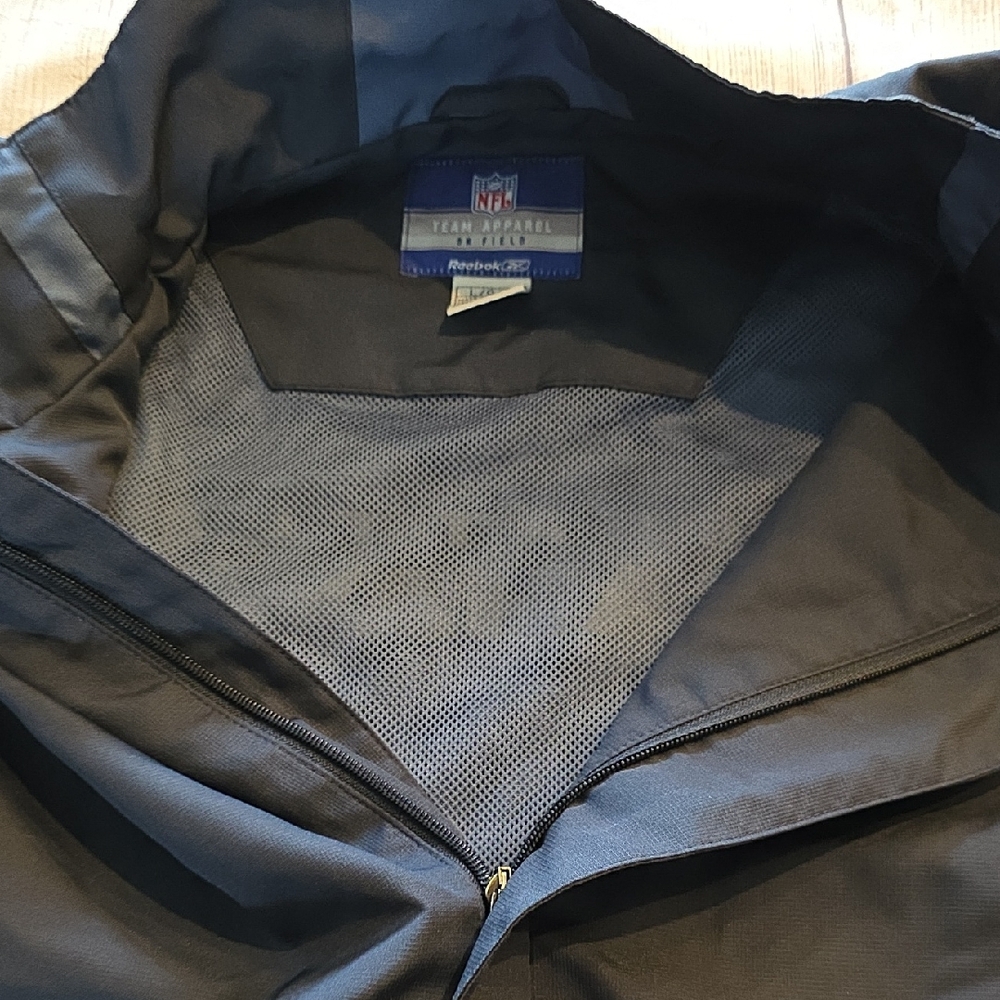 Reebok Men's Black and Gray Lightweight Jacket - Picture 10 of 10